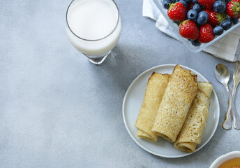 breakfast thin pancakes with fresh berries