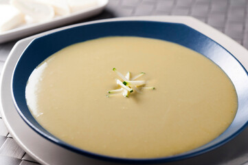 cold courgette creamy soup