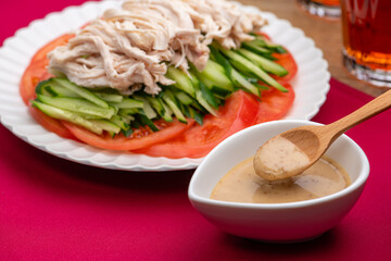 胡麻ダレと棒棒鶏（バンバンジー）