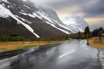 Fototapeta premium Rain in Reinheimen national Park, Norway