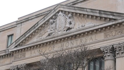 Obraz premium Bank of Montreal building in Hamilton Ontario - HAMILTON, CANADA - APRIL 13, 2024