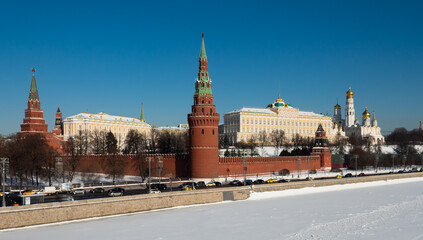 Obraz premium View of the Moscow Kremlin and the Moscow river in winter