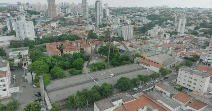 Curious to see Sorocaba from a different perspective? Check out our aerial video captured with a drone! Explore the city, and don't miss the chance to see the famous Aranha do Vergueiro from a whole n