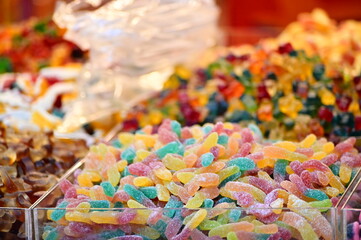 Soft, chewy candies with cute shapes are beloved by adults and children. During Lunar New Year, families gather, friends visit, and gifts are exchanged, with candies symbolizing good fortune.