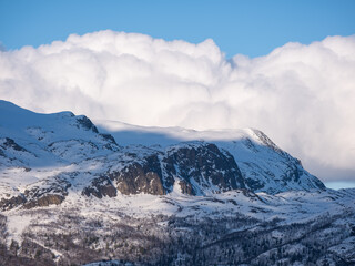 Obraz premium Beautiful winter mountain landscape