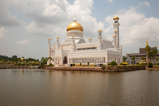 Omar Ali Saifuddien Mosque, a mosque in Bandar Seri Begawan, the capital of Brunei