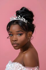 Naklejka premium Elegant Woman in Tiara and Pink Dress