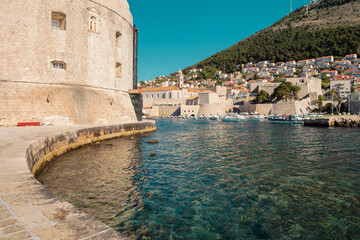 Entrée du vieux port de Dubrovnik