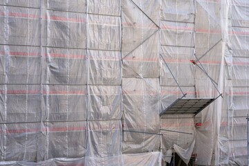 Plandeka ochronna folia osłonowa na rusztowania © Jacek