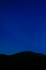 Fototapeta premium 三輪山と星流