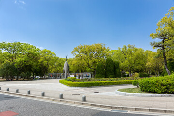 平和記念公園「原爆の子の像」のある広場（広島県広島市中区中島町１）