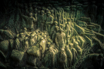 Detailfoto mit Bildverfremdung , Spanienkämpfer-Denkmal von Fritz Cremer,  Volkspark...