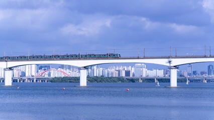 subway han river