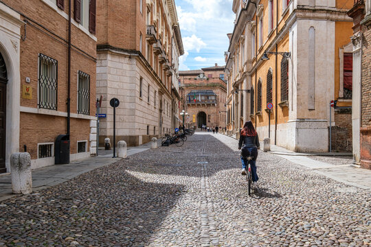 Ferrara, strade cittadine