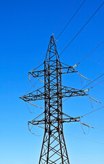 High voltage transmission line