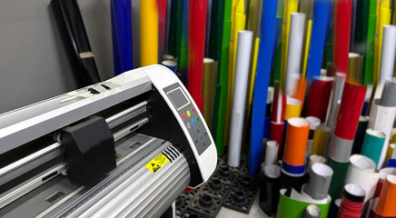 Flatbed Cutter Machine to cut materials as stickers vinyls paper cardboard box