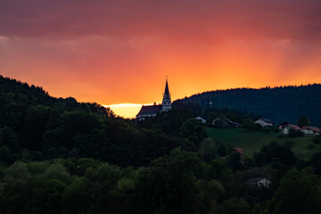 Fototapeta premium St. Barholomä im Abendlicht . Steiermark . Österreich