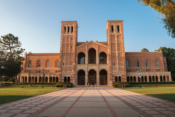UCLA Bruin Bear on the University of California, Los Angeles, campus. Beautiful view of the life in...