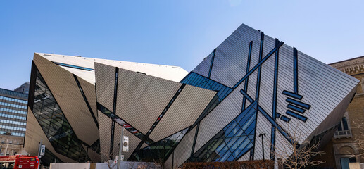 Naklejka premium Royal Ontario Museum in Toronto Canada - TORONTO, CANADA NORTH AMERICA - APRIL 18, 2024