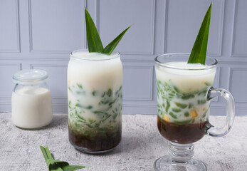 Es Cendol Dawet is a drink made from a mixture of sugar water, coconut milk and cendol. Usually topped with jackfruit or durian