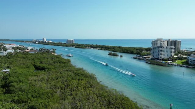 Boats in the intracoastal waterway on the barrier island of Jupiter Island in Palm Beach County, Florida