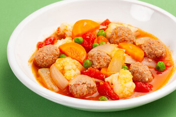 肉団子と野菜のトマト煮