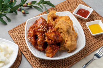 Fried, chicken, seasoning, duck, half-and-half, fried, chicken, Korean, mustard, sauce, radish, soy sauce, garlic,
