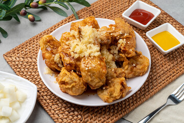 Fried, chicken, seasoning, duck, half-and-half, fried, chicken, Korean, mustard, sauce, radish, soy sauce, garlic,