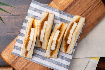 Chicken breast, salad, berry, sandwich, cleanberry, hot chicken, bulgogi, egg, kaya toast, pasta, vegetable, grapefruit, ade, spaghetti