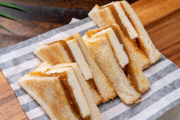 Chicken breast, salad, berry, sandwich, cleanberry, hot chicken, bulgogi, egg, kaya toast, pasta, vegetable, grapefruit, ade, spaghetti