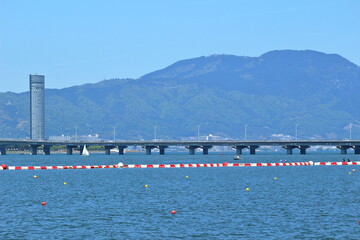 春の琵琶湖の風景