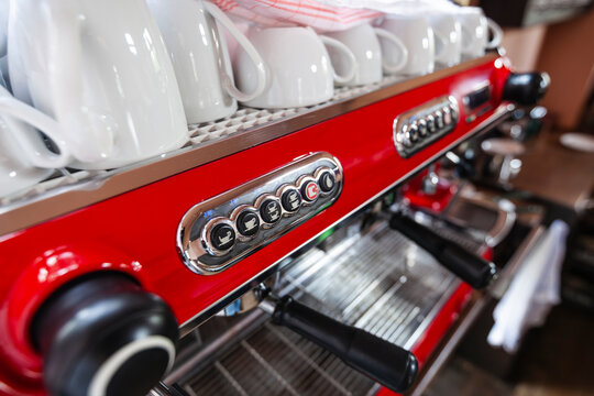 Profi Siebtr&auml;germaschine im Retro Look in der Gastronomie