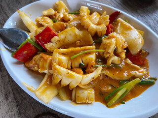 fried squid with vegetables and sauce