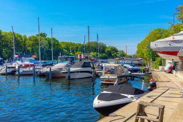 Berliner Wassersport Yachthafen am Wassersportzentrum in Berlin Friedrichshagen / Köpenick am...