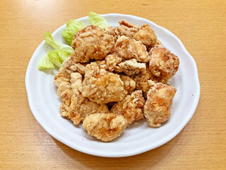鶏の唐揚げ　写真