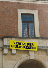 Banner with text meaning TRUTH FOR GIULIO REGENI an italian murdered man in Egypt
