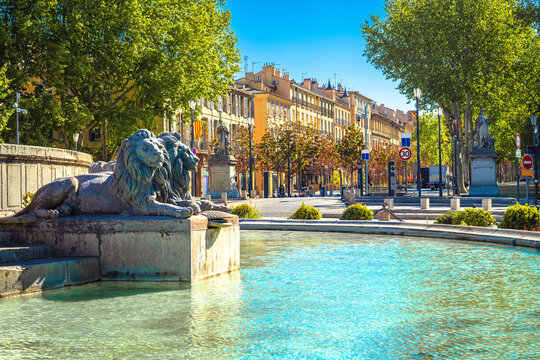Fototapeta Aix en Provence fountain and cityscape view