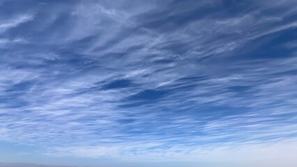 Fototapeta premium Liner blue sky landscape 
