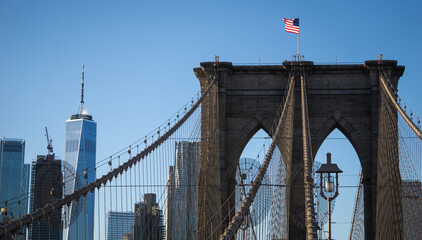 Fototapeta premium Exploring the Brooklyn Bridge in NYC