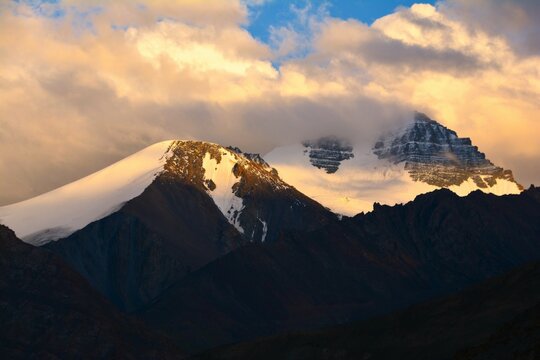 View of picturesque mountain landscape at dusk as seen from the hiking trail crossing the Ganda La pass (4980 m) and leading to Markha valley (Hemis National Park, Ladakh, India)