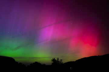 Polar lichter über deutschland am abend aufgenommen