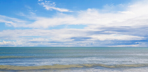 Obraz premium Seascape of blue sky and Adritic sea in Jesolo. Panorama.