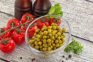 Canned sweet green peas conserve