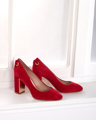 Chaussure  femme en nubuck rouge