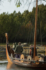 Wikingerboot mit Wikingern in Avaldsnes, Norwegen