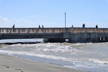 Lido di Ostia - Turisti sul pontile dal Lido Elmi