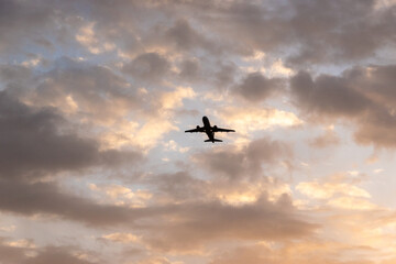 Despegando al atardecer