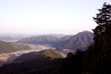 Obraz premium 兵庫県多可町・渓谷に漆黒の闇