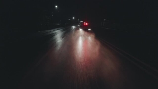 Traffic Patrol Car in Pursuit. Police Officers in Squad Car Chasing Suspect on  Road, Sirens Blazing, High Speed. Cops on Emergency Response Call. Stylish Cinematic Action Packed Shot