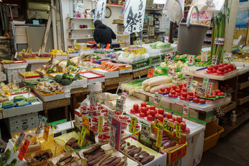 神戸　新開地の東山商店街の生鮮食品の店